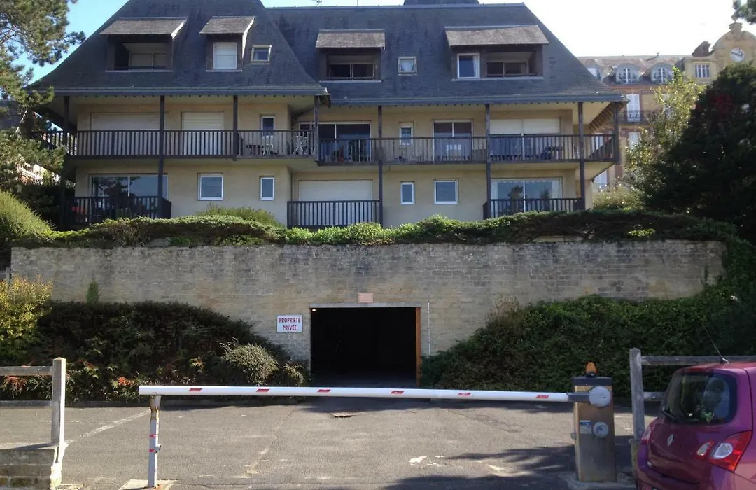 Residence le Crisenoy-1