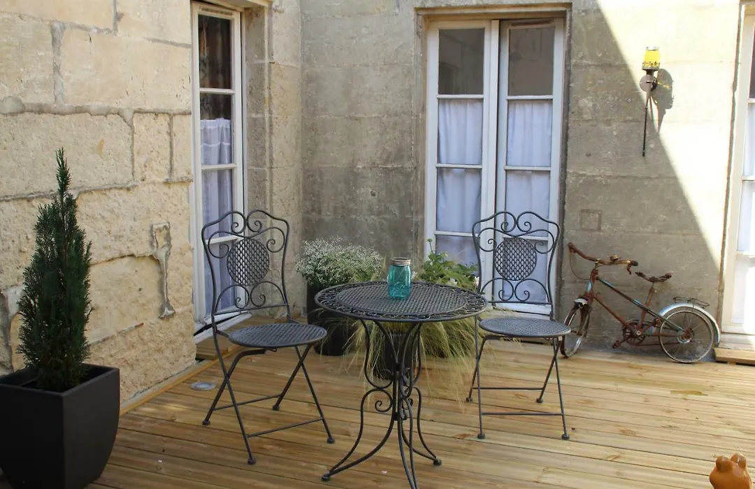 Une Chambre en Ville-1