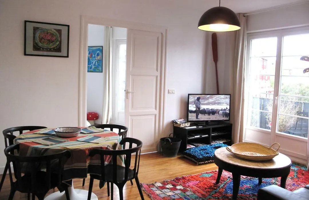IBERIA 1 appartement T3 à 200 m de la plage avec parking privé-1