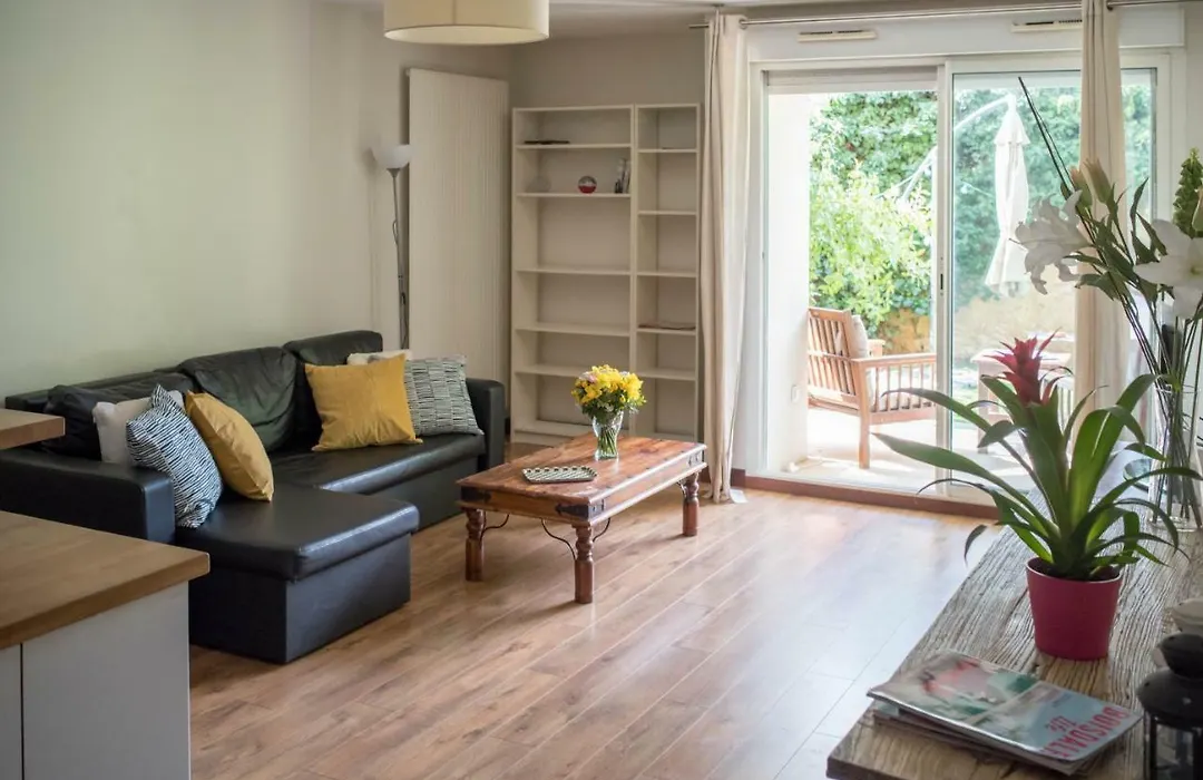 Appartement 2 Pieces Avec Jardin Beaux Arts-1