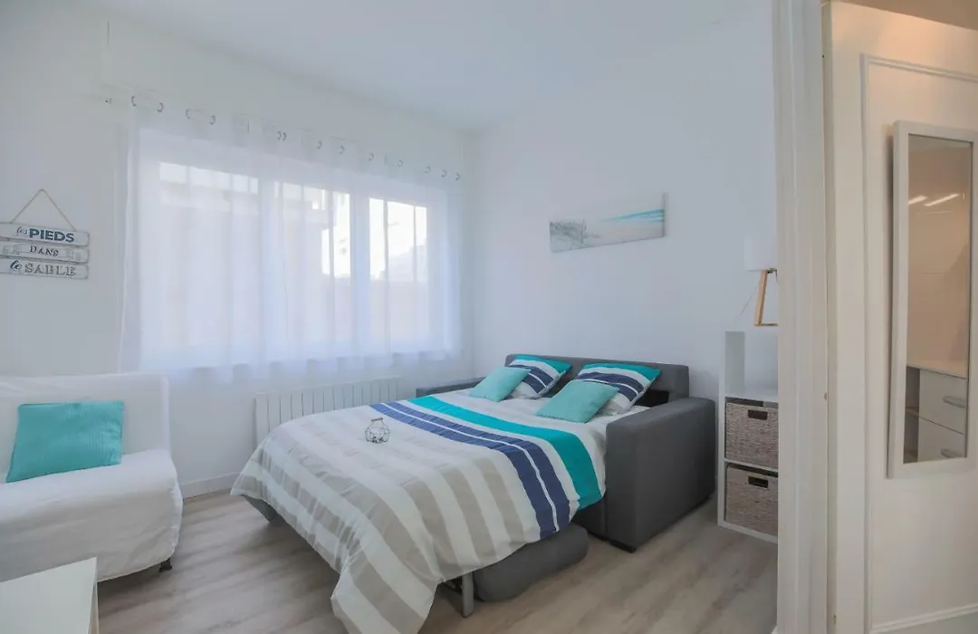 Studio Marine 100M Plage-1