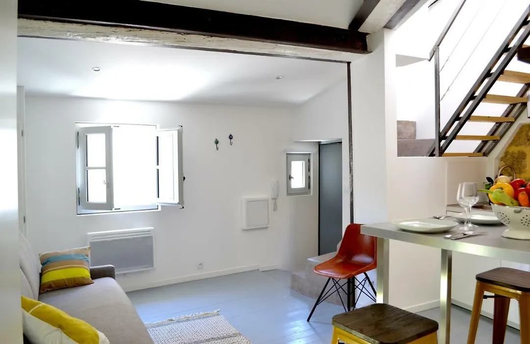 Joli Studio Avec Terrasse-Jardin Sur Les Toits, Coeur Historique-1