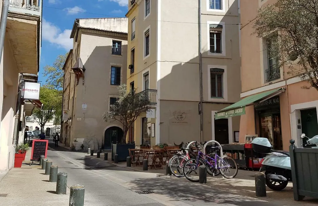 Studio Nîmes Centre-1