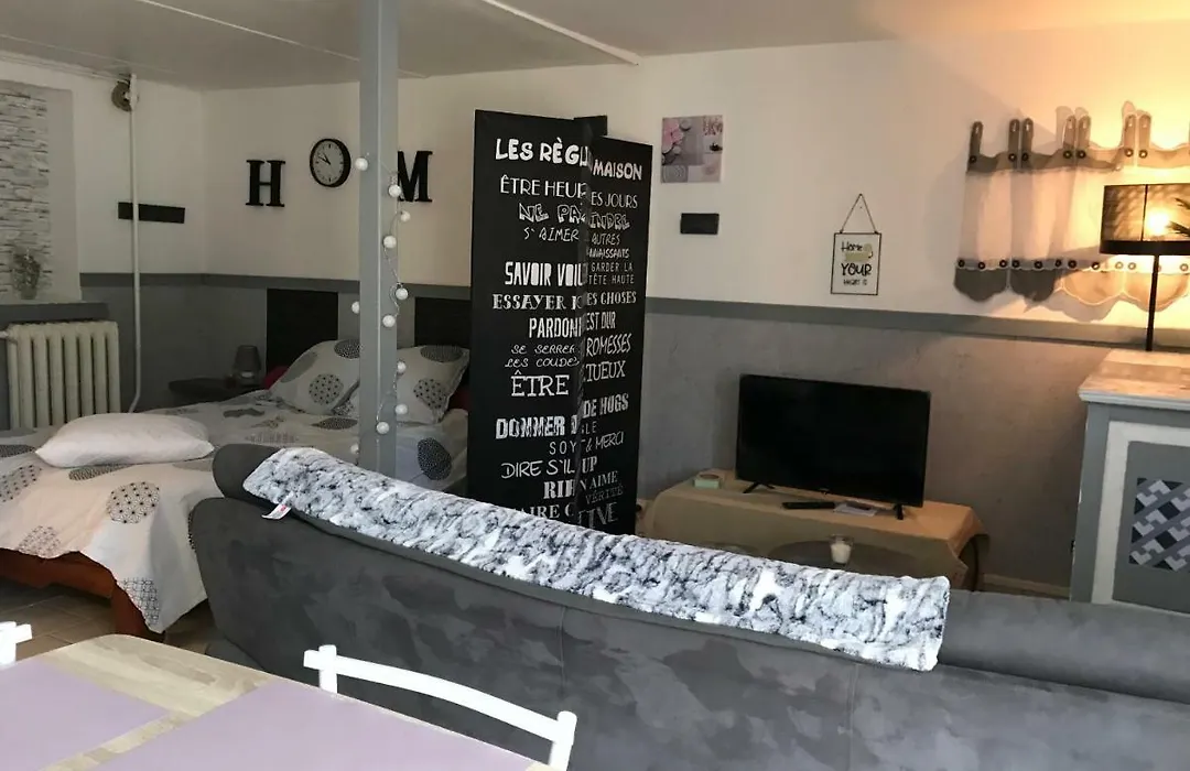 joli studio au coeur de Verdun-1