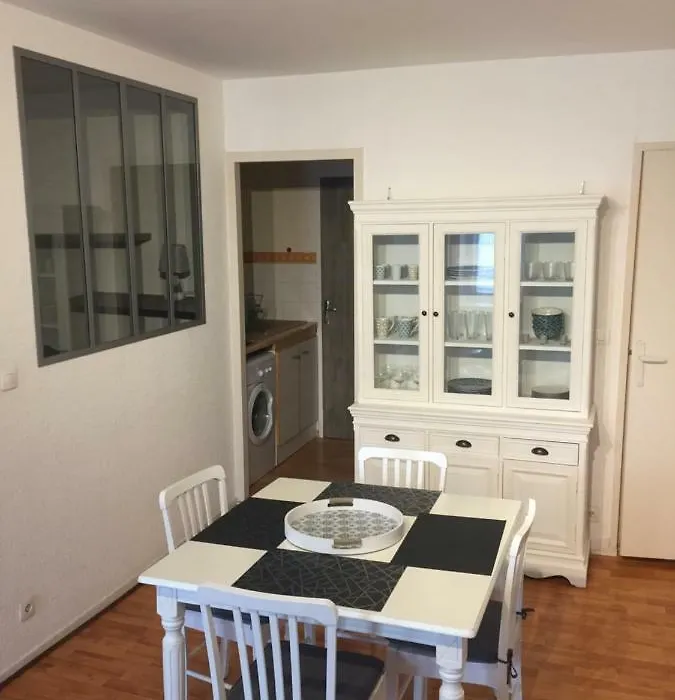 Very Quiet 2-Room Apartment - Old Port, Town Center-1