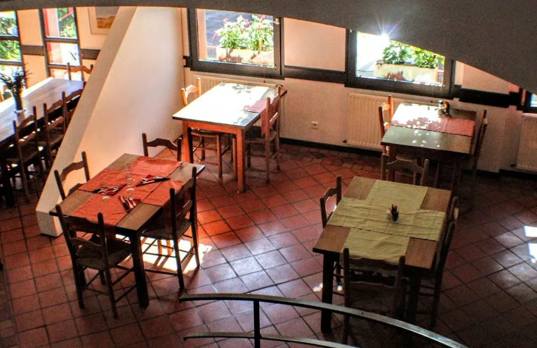 Hôtel Les Vignes Rouges-1
