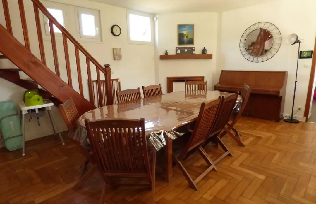 Gîte Le Petit Chalet avec parking gratuit-1