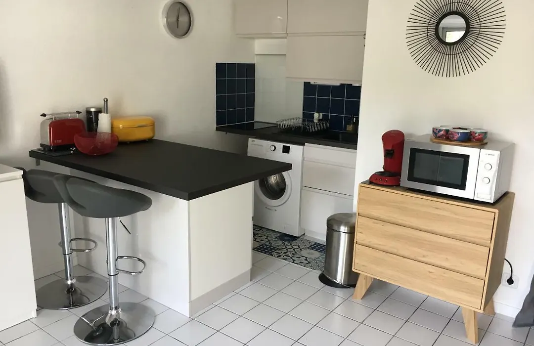 Appartement T2 Refait A Neuf, Piscine-1