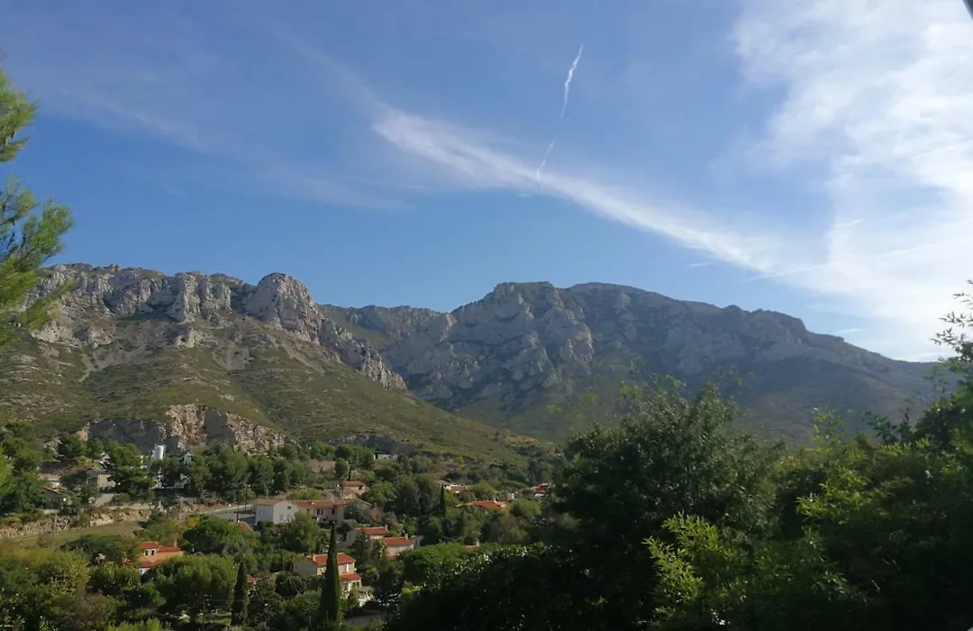 petite maison dans le parc national des calanques-1
