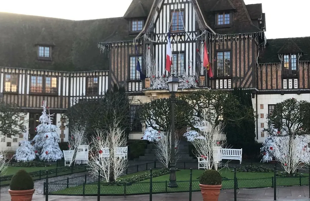 LE ROYAL (3 pièces au centre de DEAUVILLE)-1