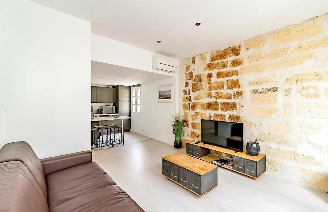 Chambre et appartements entre le Pont d Avignon et le Palais des Papes-1