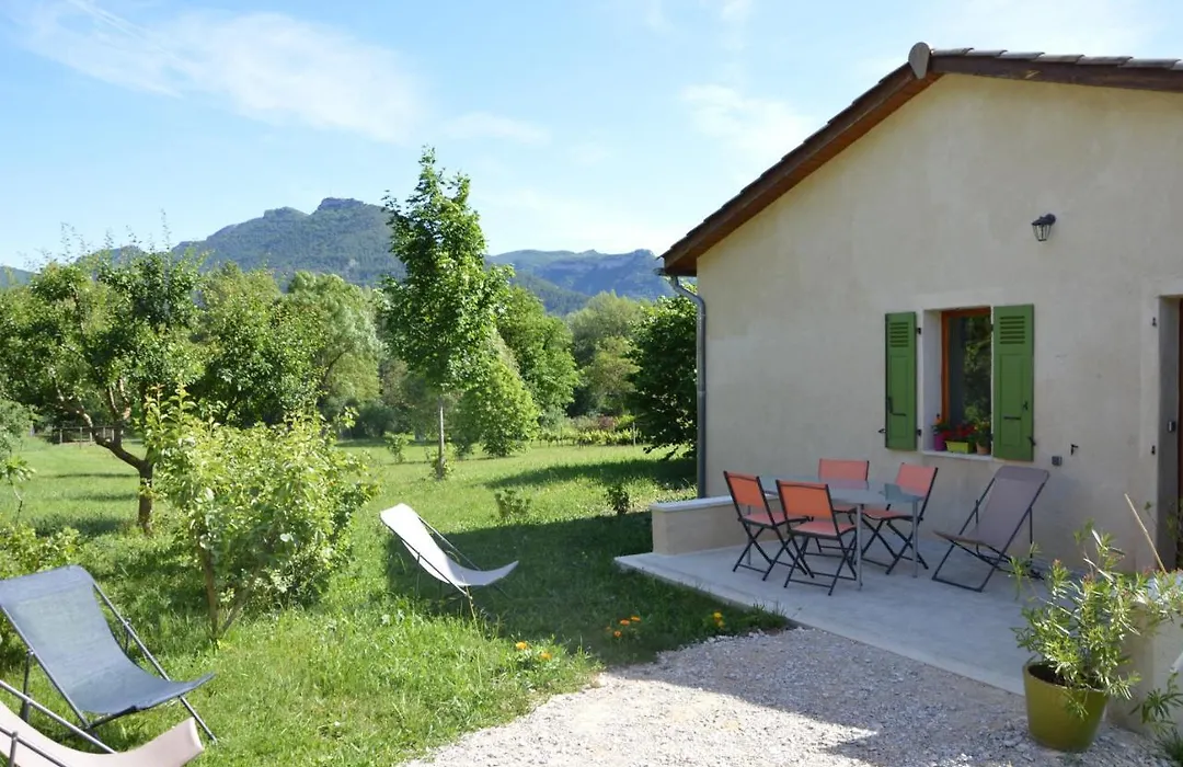 Le gîte de Valérie côté jardin-1