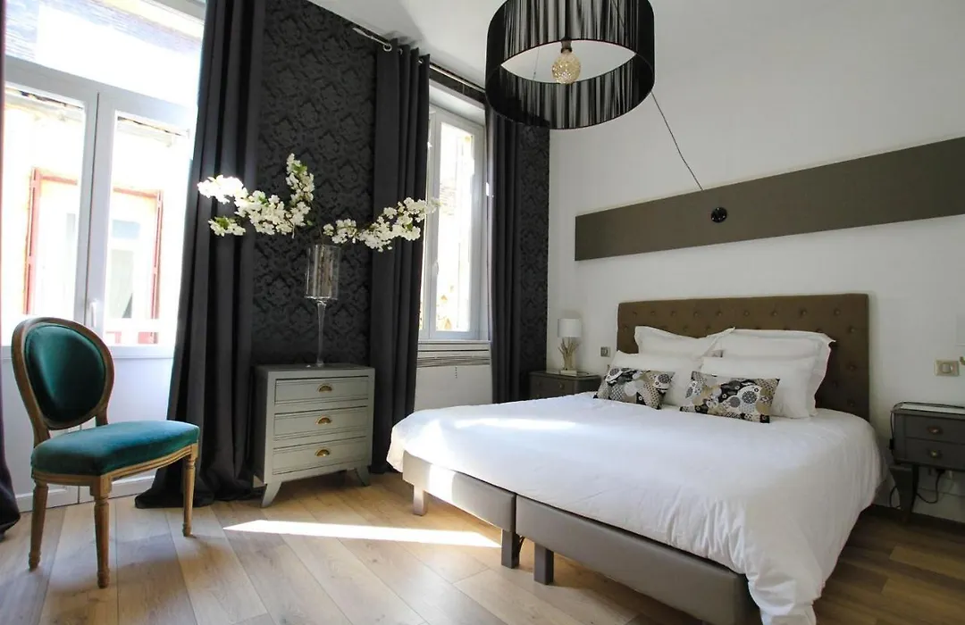 Les Bories In The City - Bed & Breakfast-1