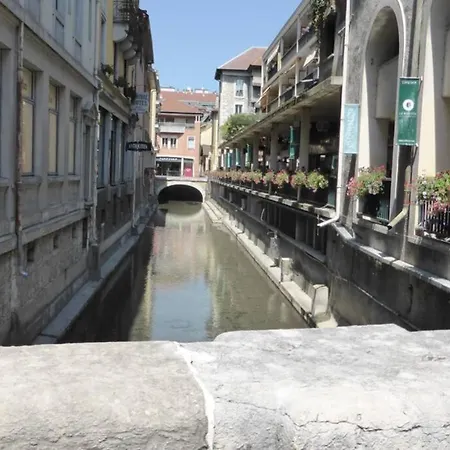 LE GRUFFAZ - Hyper centre, Balcon sur canal-3