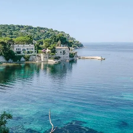 Studio au calme, avec terrasse et parking à Eze village-2
