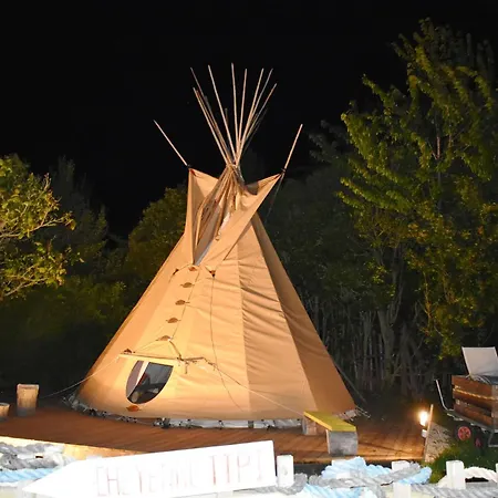 Nuit En Cheyenne Tipi A 500M De La Plage-2