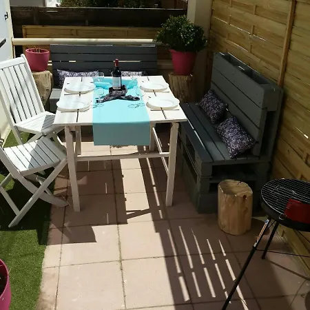Terrasse -100 M Plage -Grand Appartement-8 Pers-2
