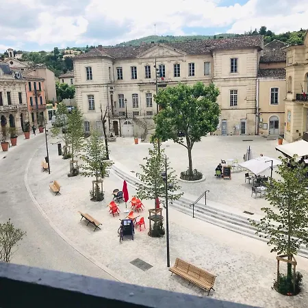 Appartement En Plein Centre Ville-3
