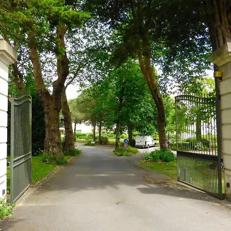 Studio à 300m de la plage, parc, piscine, terrasse-3