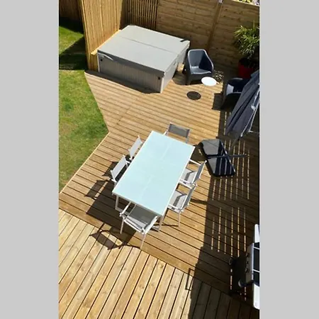 Maison Cote De Granit Rose Avec Spa-3