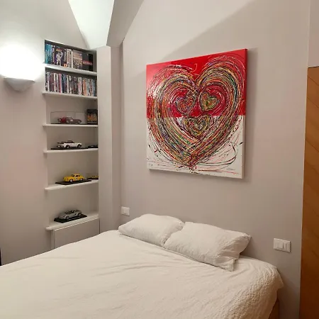 Suite Apartment In Mc Center, 5Min Walk To Casino & The Port And 1Min From Underground Train Station-2