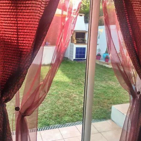 Studio Avec Jacuzzi Jardin Clos Et Wifi A Tremblay En France-3