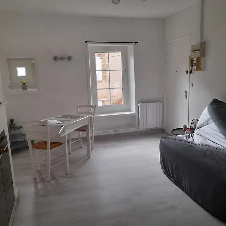 Promo Studio Wi-Fi à Courseulles-sur-Mer au 1er étage-2