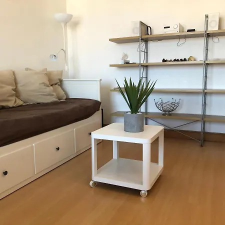 Appartement Lumineux, Avec Balcon, A 200M De La Plage-2