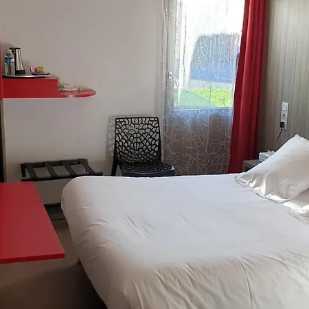 Brit Hotel La Ferte Bernard-2
