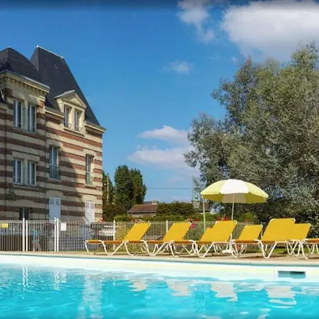Cosy appartement dans une villa avec piscine, proche du centre et de la mer-2