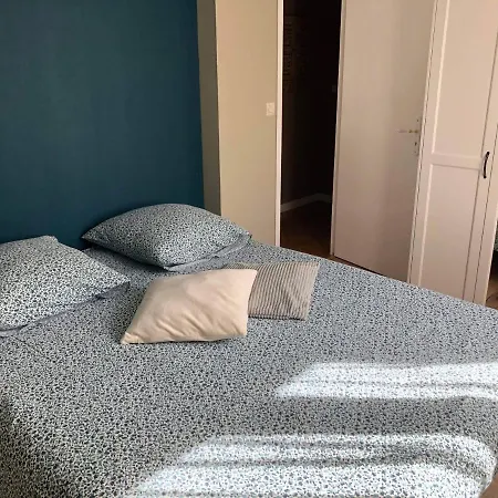 Charmant Appartement Idealement Situe-3