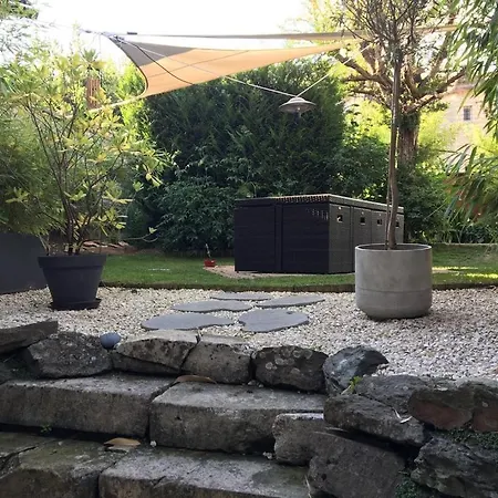 Appartement Avec Jardin Au Pied Du Centre-Ville-2