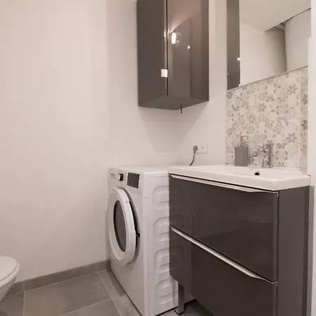 Appartement Plein Centre A 100M De La Plage-3