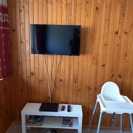 Studio 4 pers balcon vue centre Superbesse-3