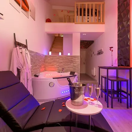 Love Room - Suite romantique avec spa privatif-3