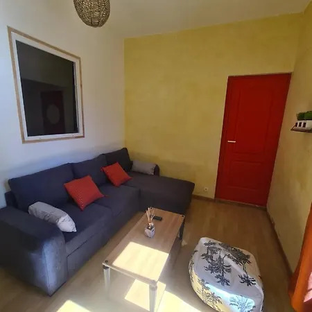 Appart plein centre lit King size , canapé lit et wifi-2