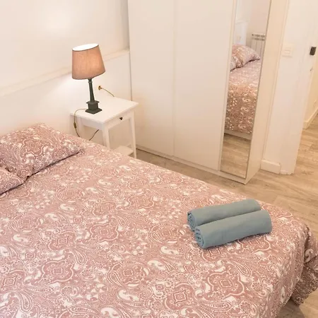 Modern Apartment In Central Romantic Quarter-2