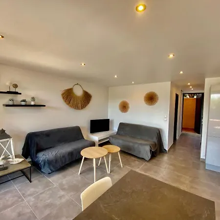 Marinesappartement, La Marina Tropezienne 100M Plage Wifi Fibre-2