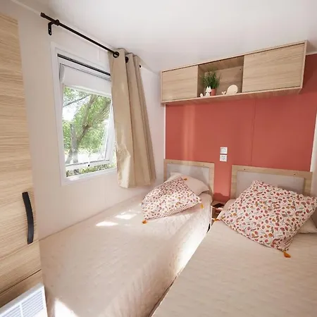 Mobil home 3 chambres 2 salles de bains au camping 4 étoiles MH276 aux charmettes-3