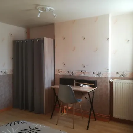 Chambre double avec WiFi châtellerault-2