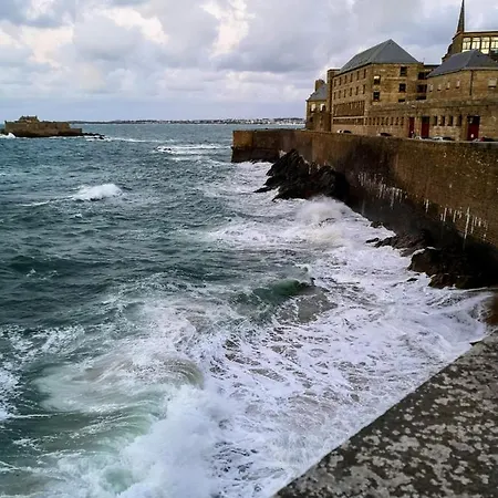 Au cœur des remparts, L'ÉCRIN Appartement 2 chambres pour 2-6 pers-3