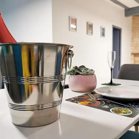 Appartement Ma Douce Charente - Superbe T3 Design Et Fonctionnel - Hyper Centre A Saintes-2