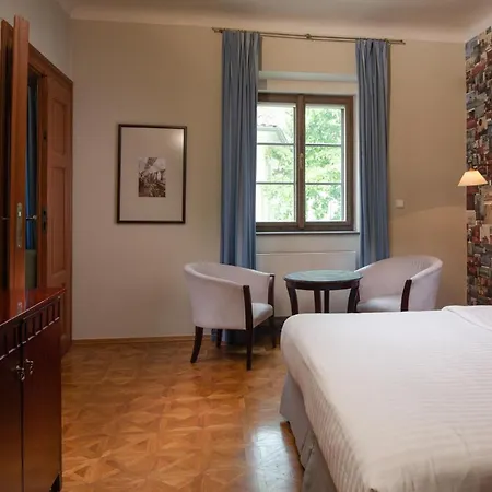 Charles Bridge Heritage Suites By Salvator Hotels-2