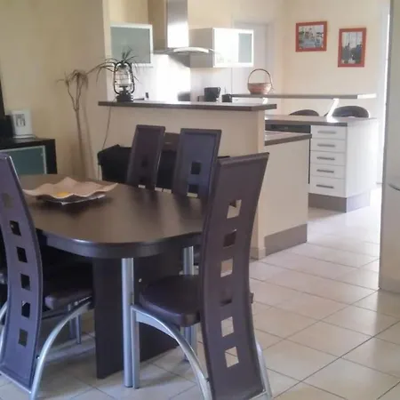 Maison Familiale Avec Piscine Chauffee-3
