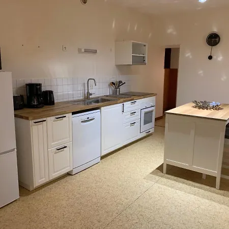Grand appartement lumineux tout confort en plein coeur d'Arbois-3