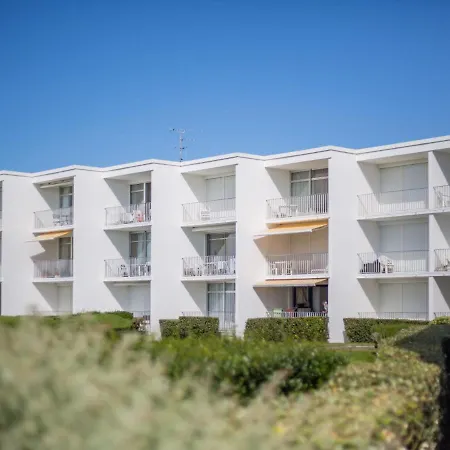 Studio Les Trois Iles-6 By Interhome-2