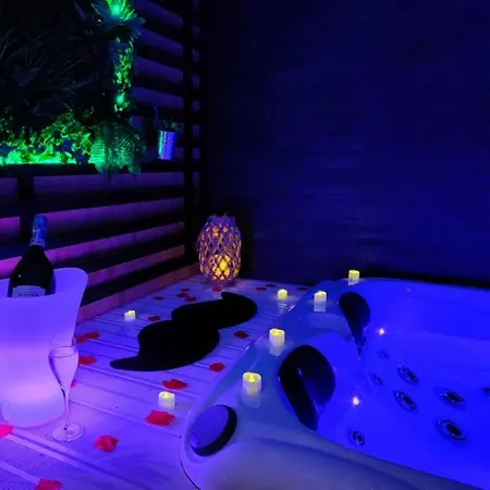 La Gaillardise - Love Room - Spa & Sauna - Espace Privatif-3