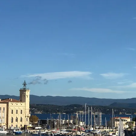 Accostage Vieux-Port - Appartements&Parking-3