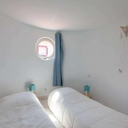 Appartement Cosy Avec Mezzanine, Balcon Et Parking A 300M De La Plage - Fr-1-2-382-2
