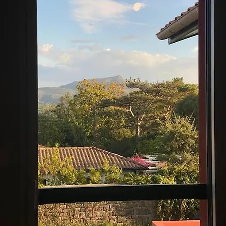 Superbe Appartement, Grande Terrasse Vue Mer Et Montagne-3